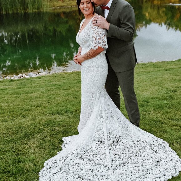 Anthropologie Rish Haleh Flutter Sleeve Lace Wedding Gown Size 6 NEW - Picture 7 of 12